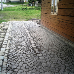 Kamenná dlažba