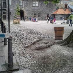 Kamenná dlažba II nádvoří hrad a zámek Český Krumlov