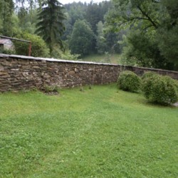 Kamenná zeď