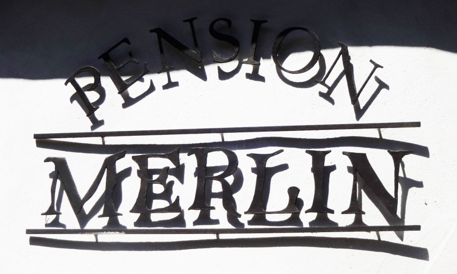 Pension - reklamní nápis